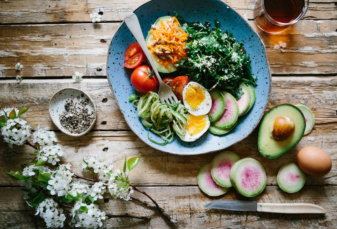 Expert nutritionist creating personalized eating plan